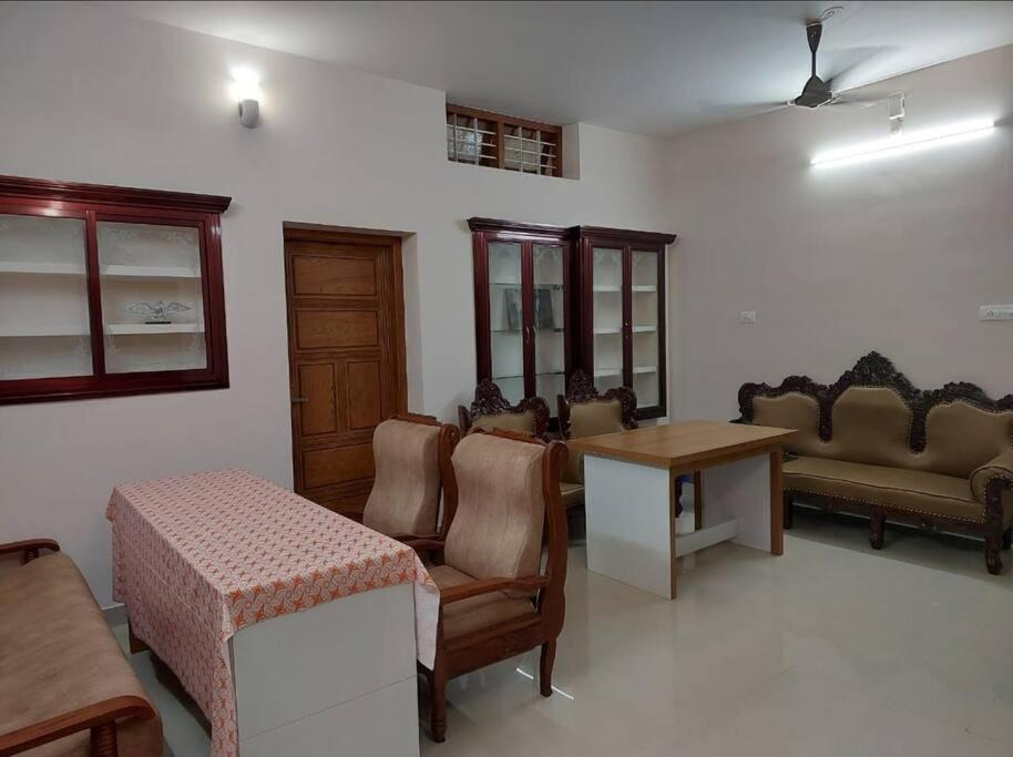 Home In Guruvayur-3 Bedroom Exteriör bild