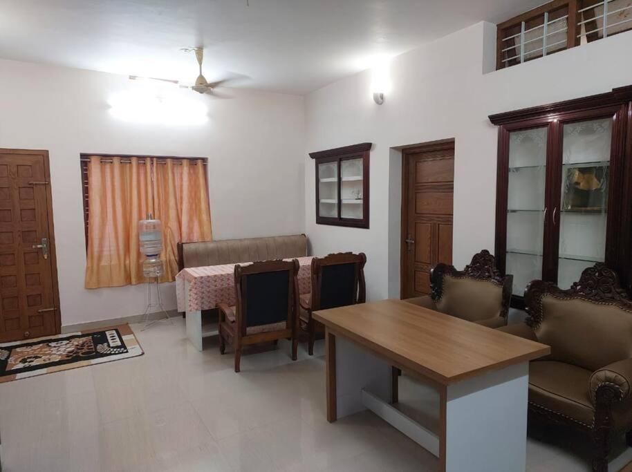 Home In Guruvayur-3 Bedroom Exteriör bild